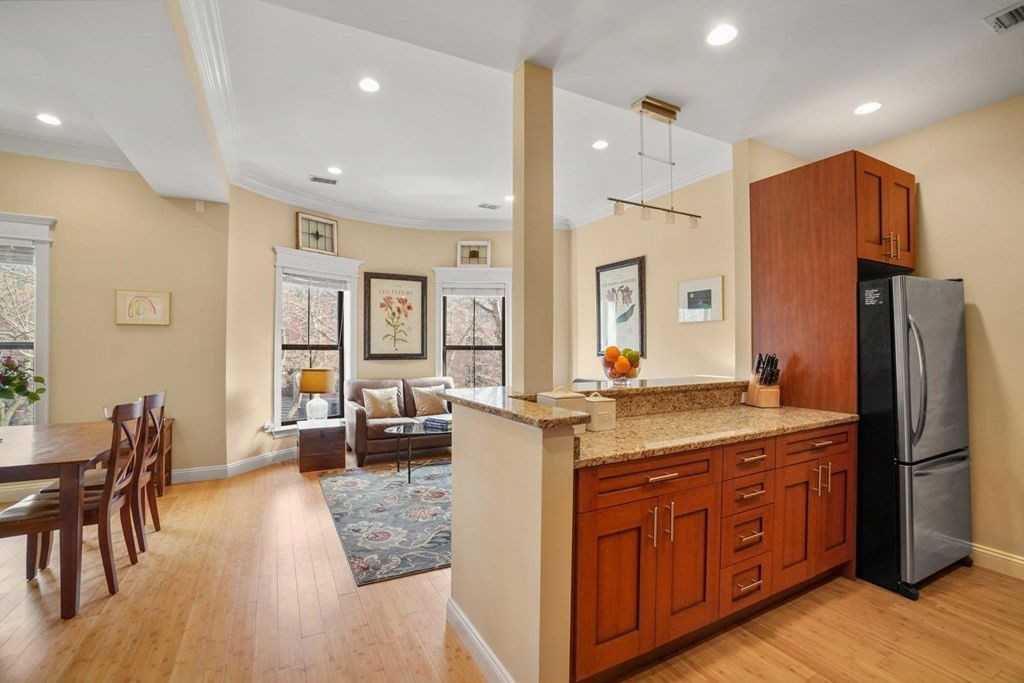 21 Worcester Sq #3R - Photo 3 of 7