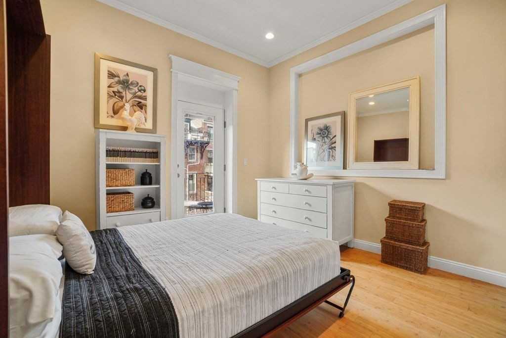 21 Worcester Sq #3R - Photo 6 of 7