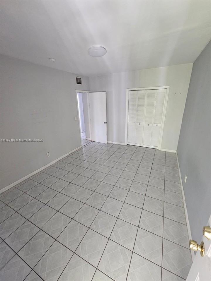 7610 Dickens Ave #4 - Photo 3 of 8