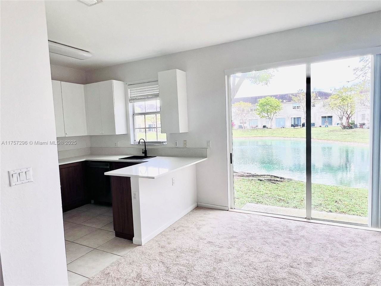 445 Ne 21st Ave - Photo 3 of 8