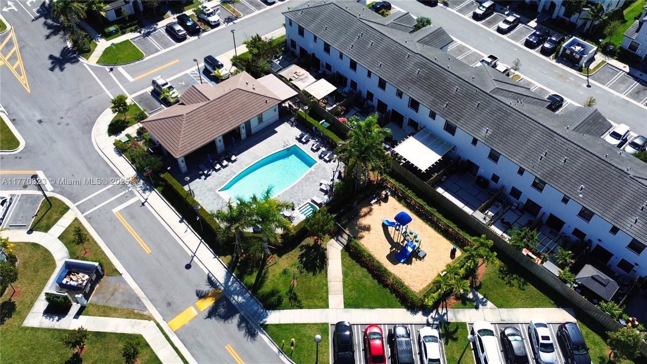 18220 Sw 148th Rd - Photo 3 of 8