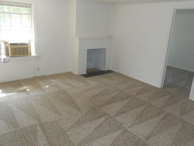809 W 6th St #F - Photo 2 of 8