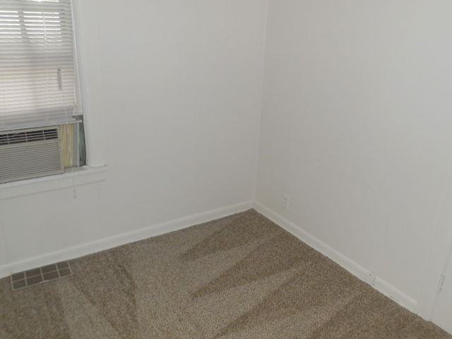 809 W 6th St #F - Photo 4 of 8