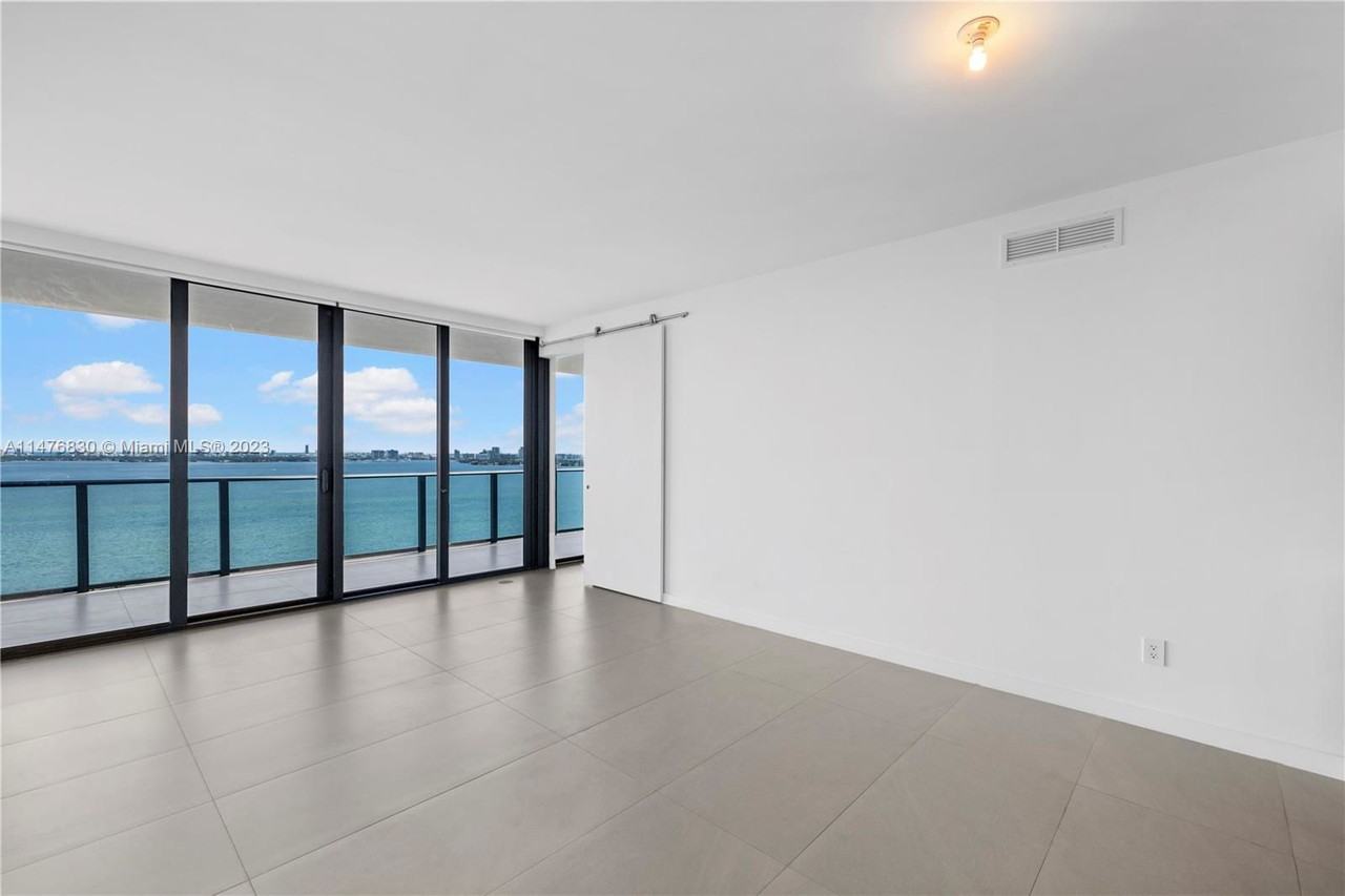 3131 Ne 7th Ave - Photo 2 of 8