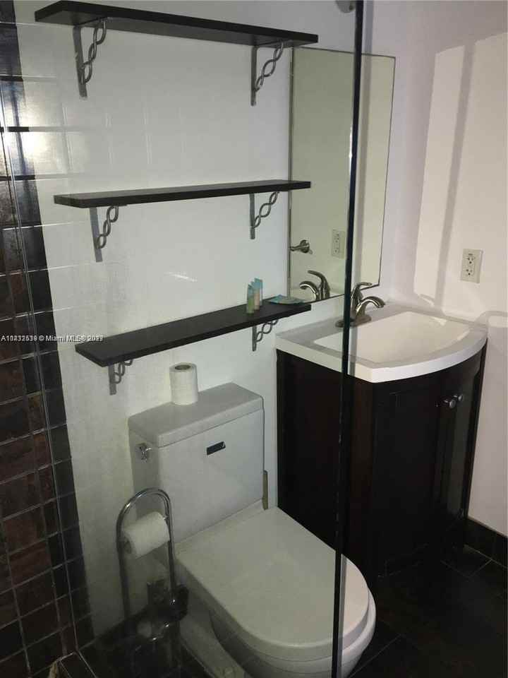 1551 Pennsylvania Ave - Photo 3 of 5