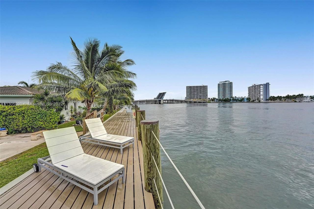 2250 Bay Dr - Photo 7 of 8