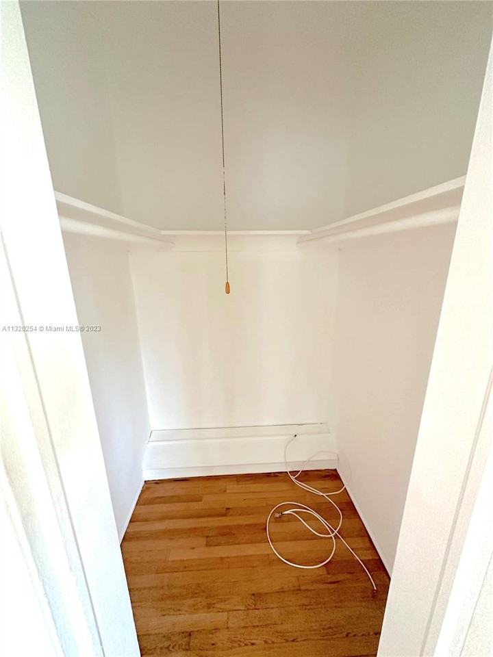 6945 Rue Vendome - Photo 4 of 6