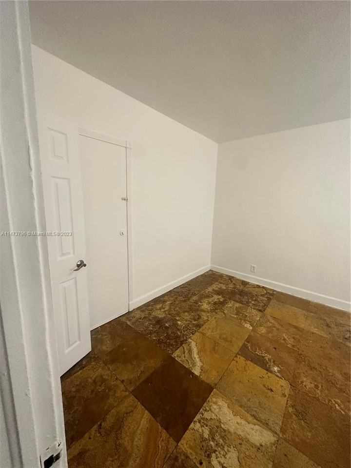 8010 Byron Ave - Photo 6 of 8