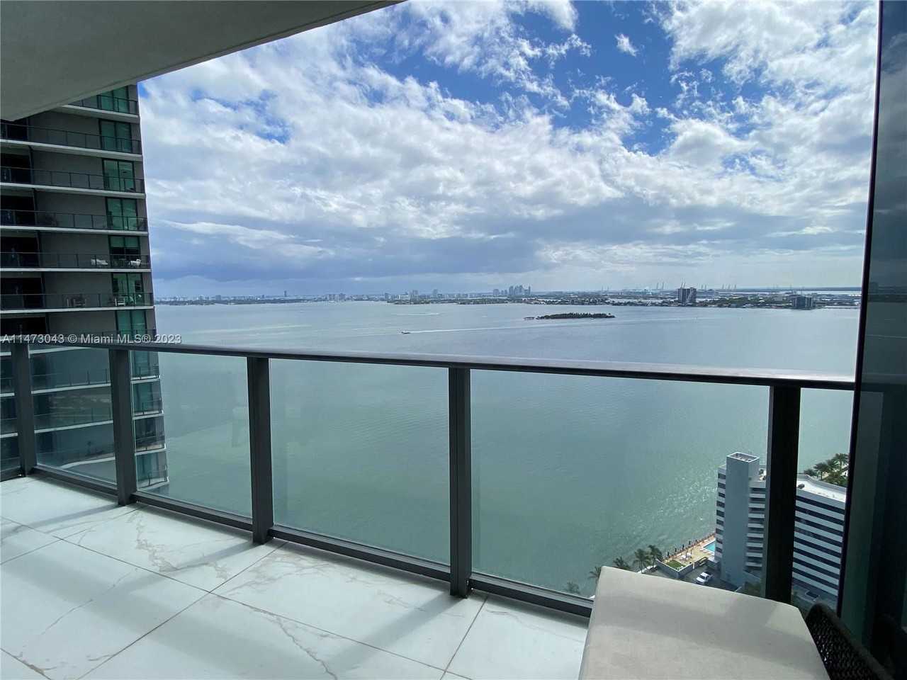 650 Ne 32nd St - Photo 2 of 8