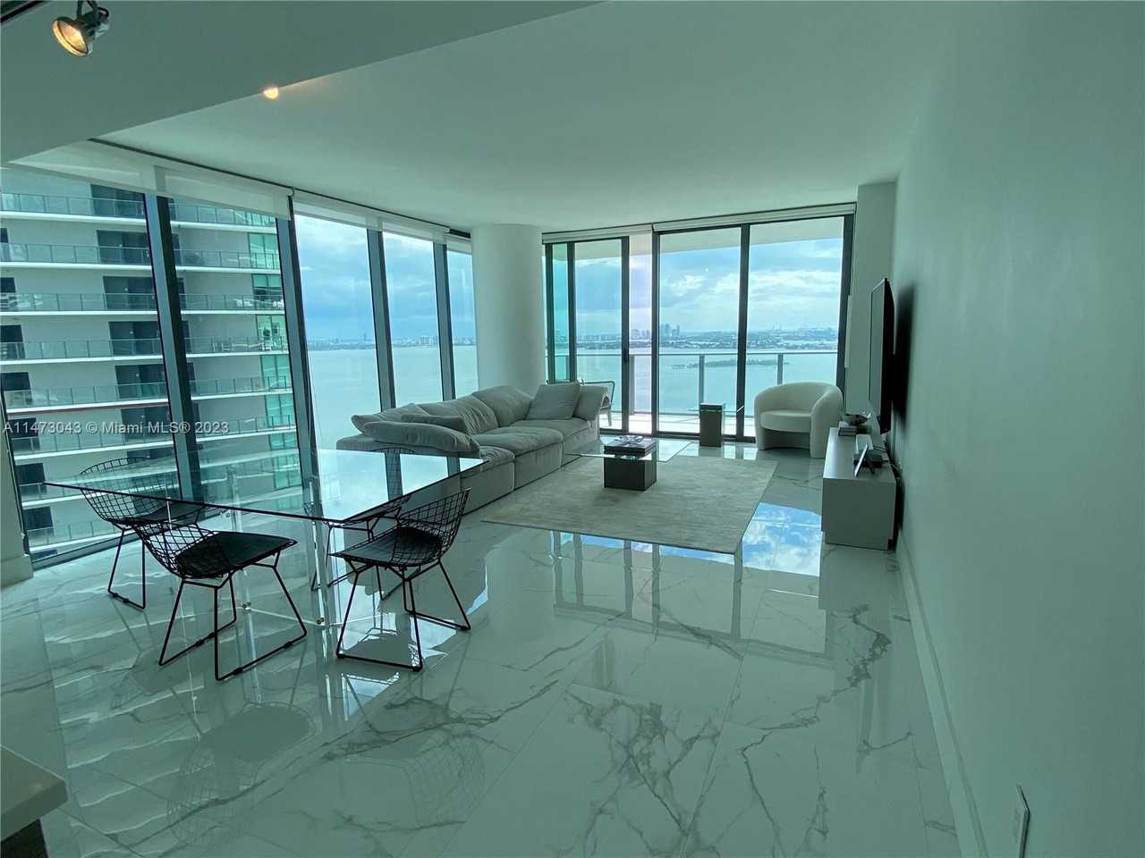 650 Ne 32nd St - Photo 5 of 8