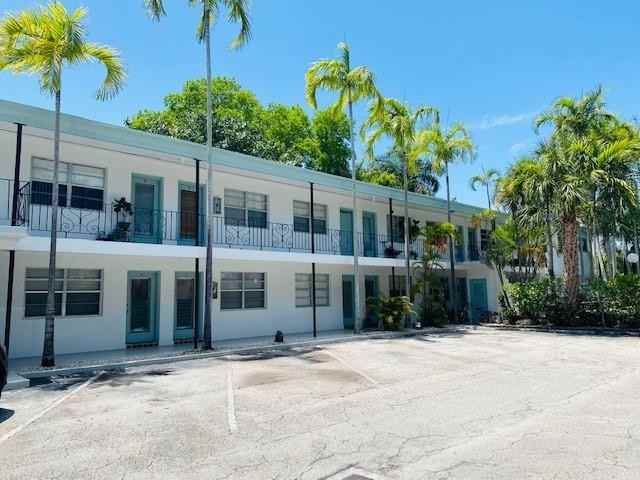 645 Ne 77th St - Photo 7 of 8