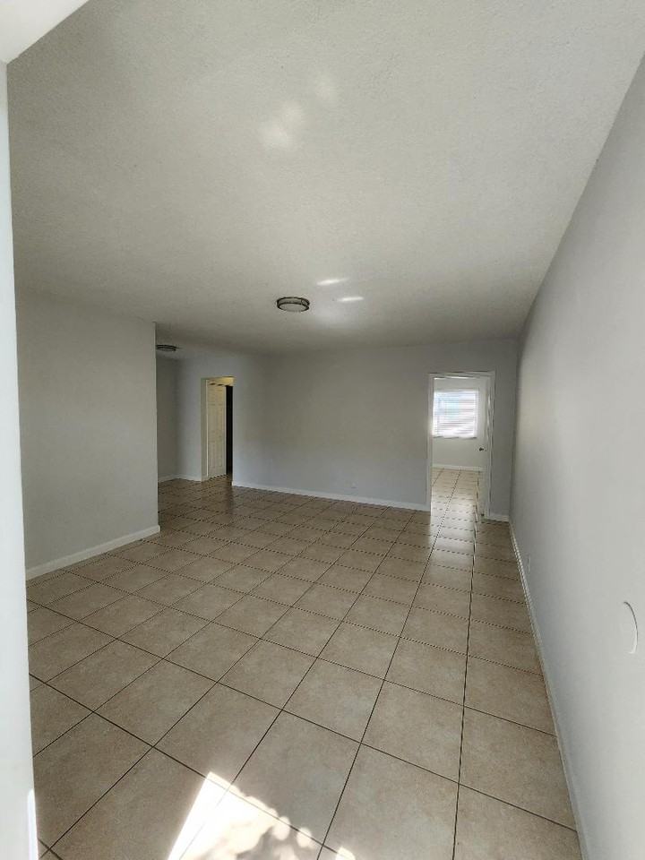 7311 Byron Ave - Photo 2 of 8