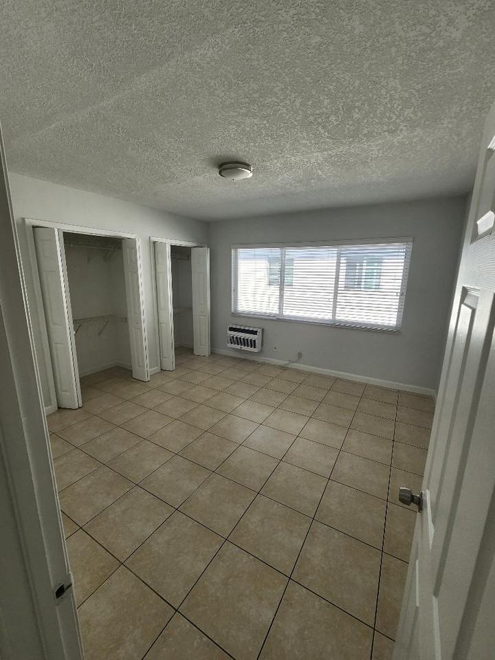 7311 Byron Ave - Photo 4 of 8
