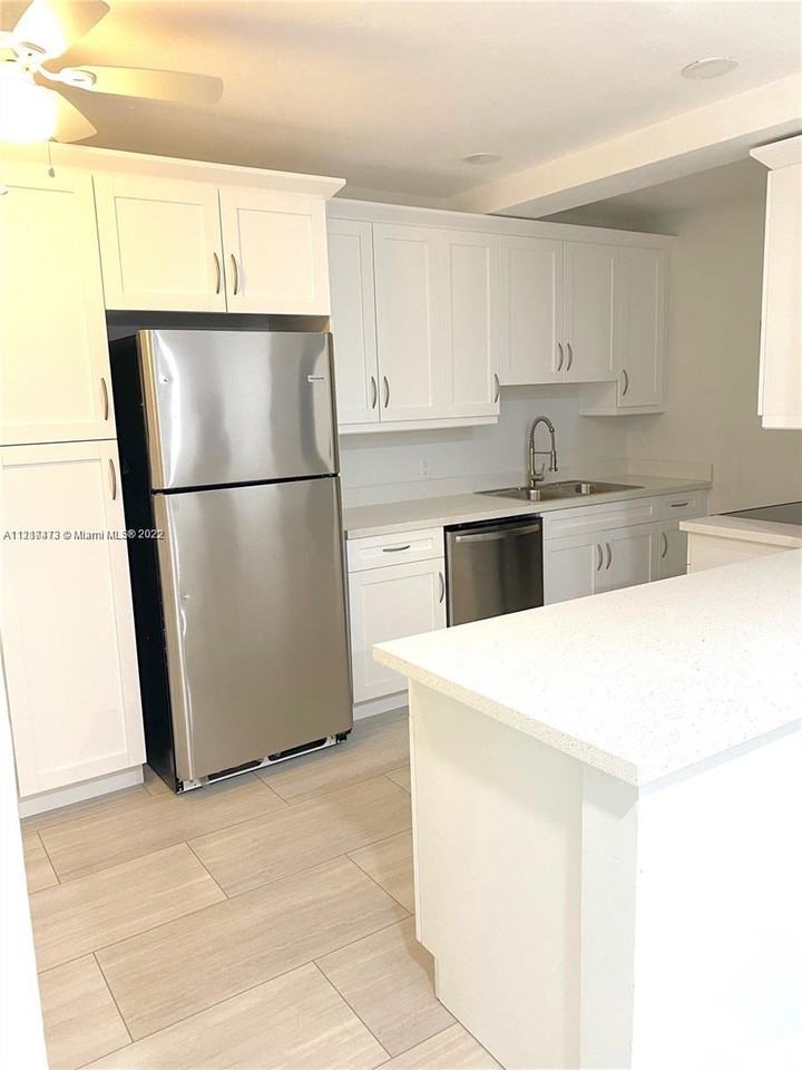 7300 Byron Ave - Photo 2 of 6