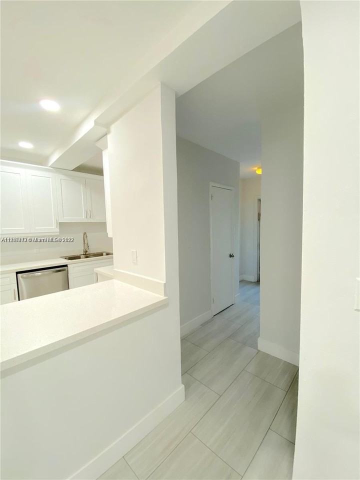 7300 Byron Ave - Photo 4 of 6