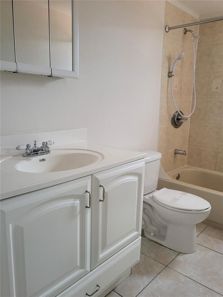 2150 Bay Dr - Photo 3 of 5