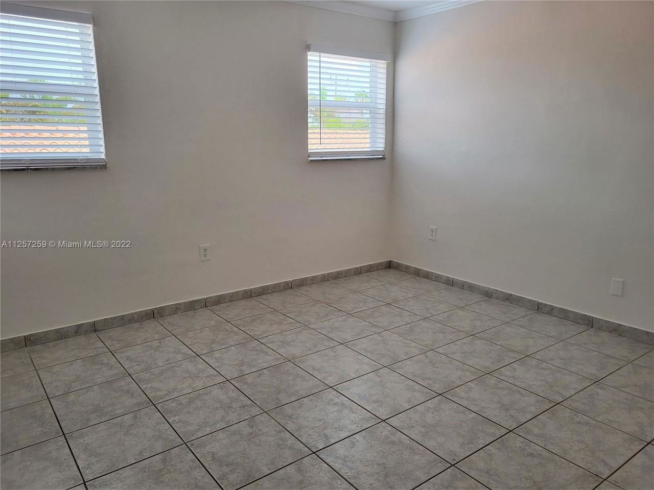 2150 Bay Dr - Photo 4 of 5