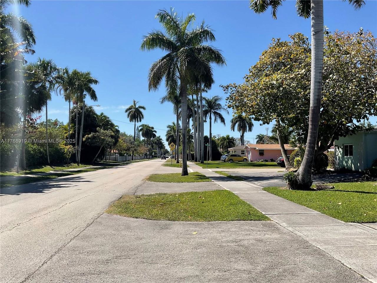 1443 Harding St - Photo 2 of 8