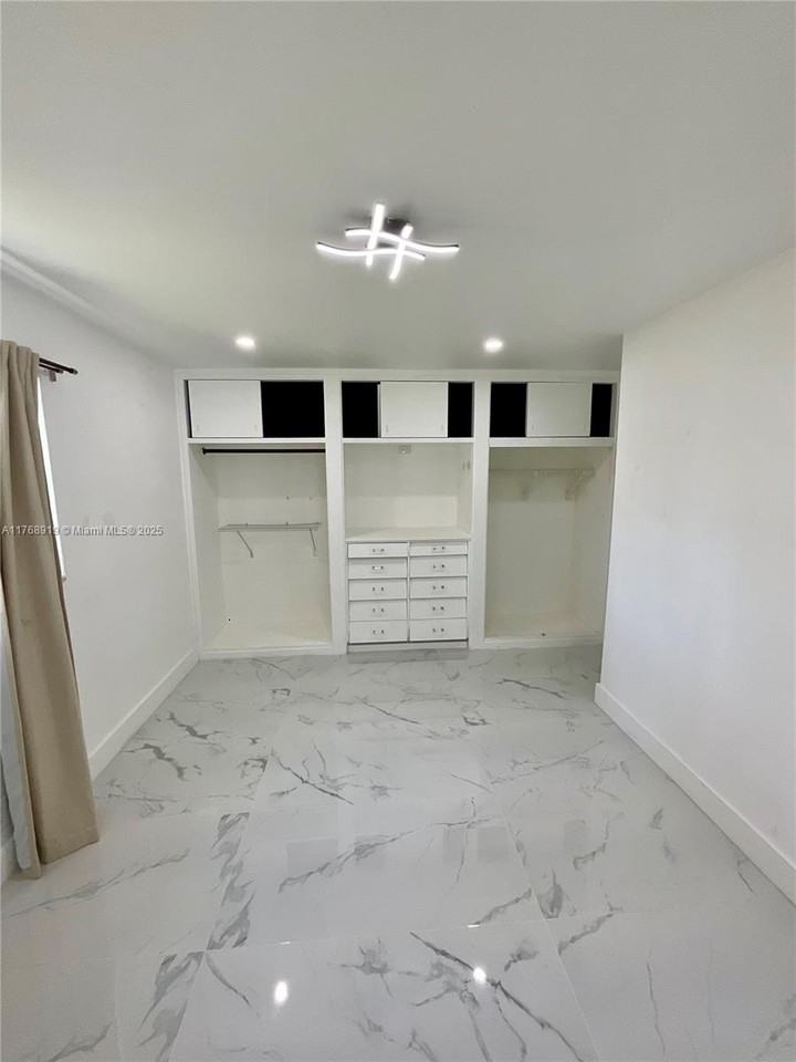 1443 Harding St - Photo 5 of 8