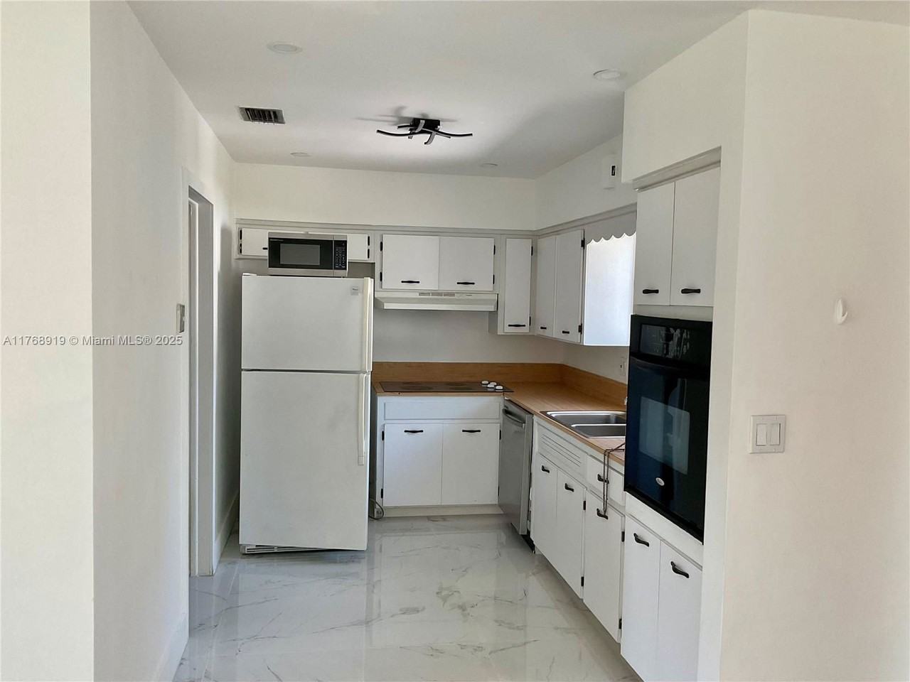 1443 Harding St - Photo 6 of 8