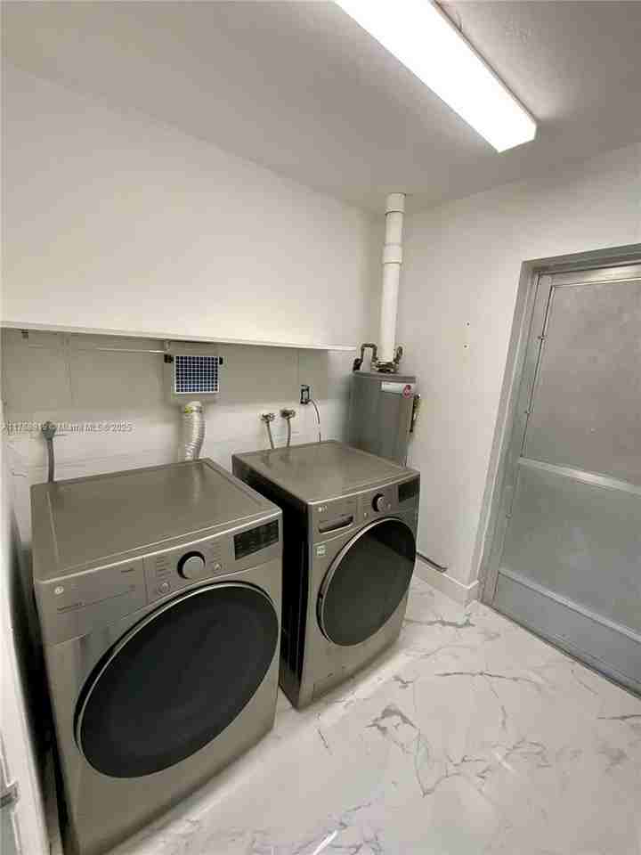 1443 Harding St - Photo 7 of 8