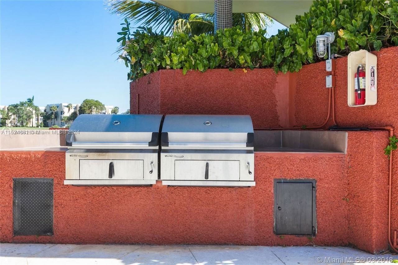 873 Northeast 195th Street - Photo 3 of 8