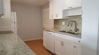 430 Commodore Dr - Photo 1 of 1