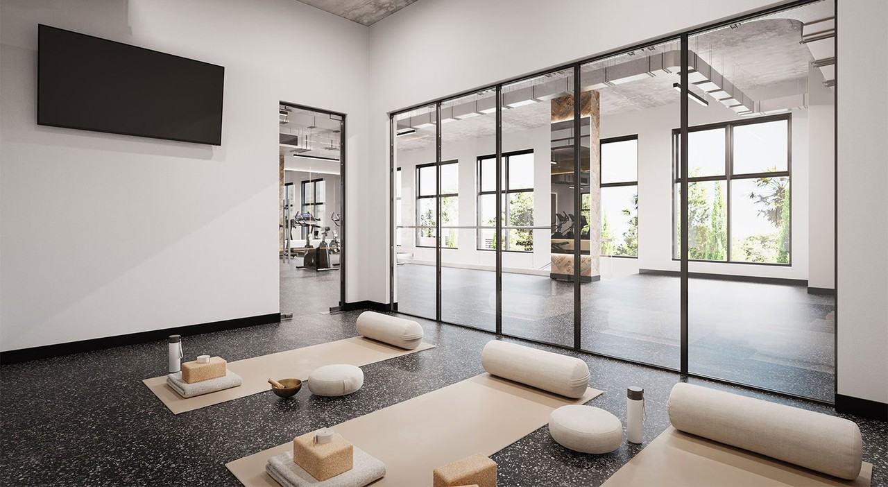 17990 W Dixie Hwy - Photo 4 of 8