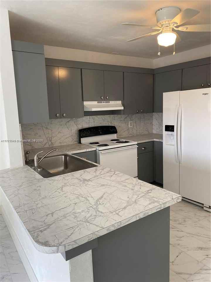 6800 Sw 18th Ct #1 - Photo 2 of 8