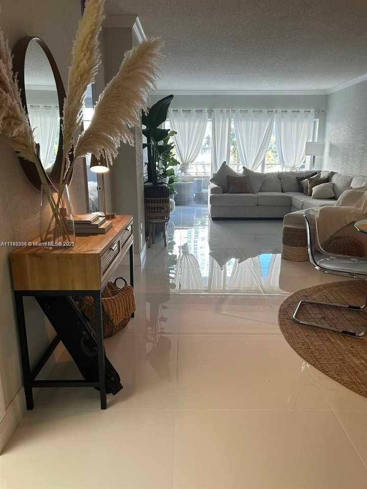 1985 S Ocean Dr #2B - Photo 2 of 8