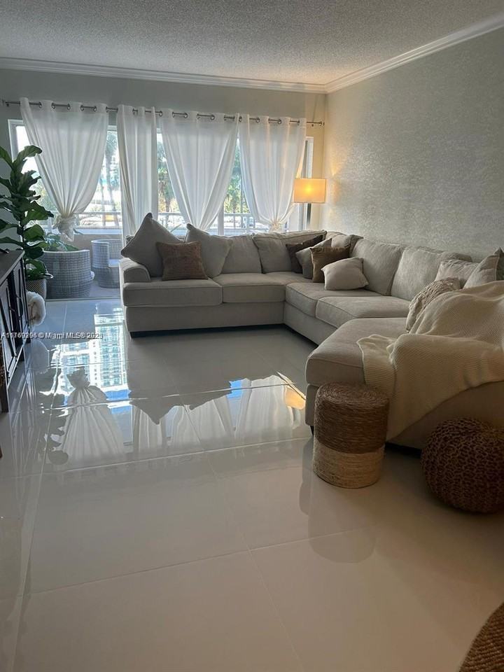 1985 S Ocean Dr #2B - Photo 3 of 8