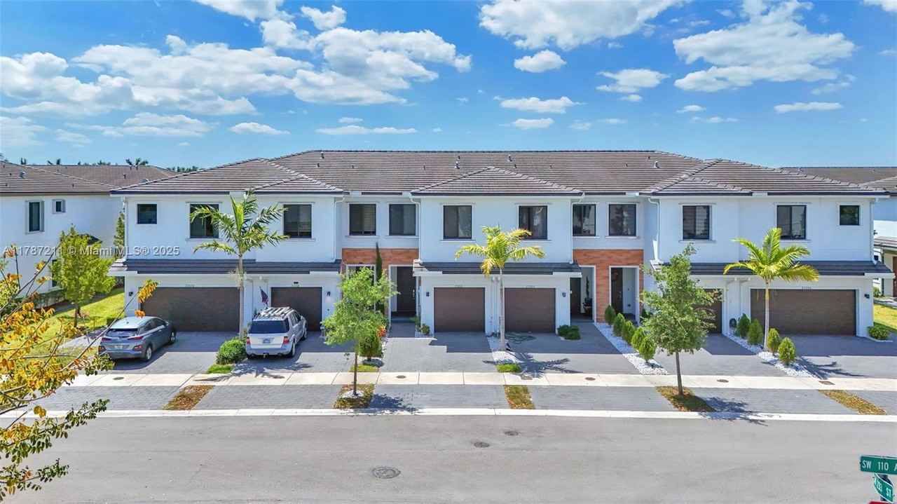 23310 Sw 110th Ave - Photo 2 of 8