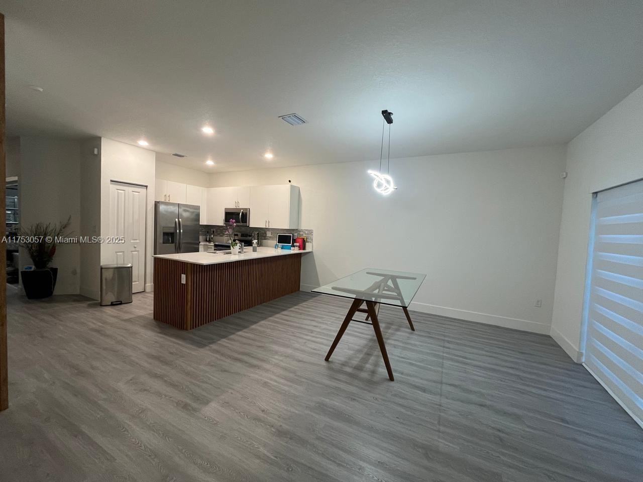 20464 Nw 6th Pl - Photo 2 of 8
