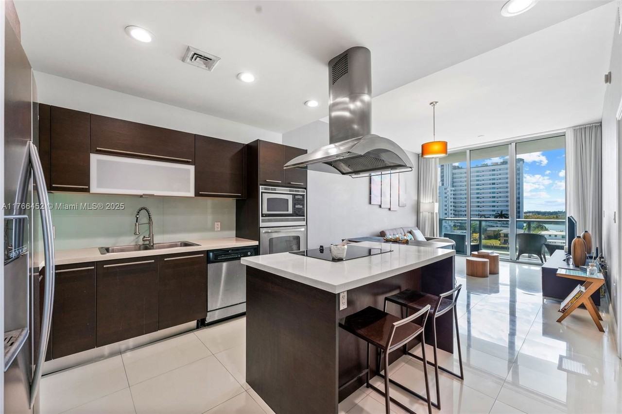 7930 East Dr #607 - Photo 3 of 8