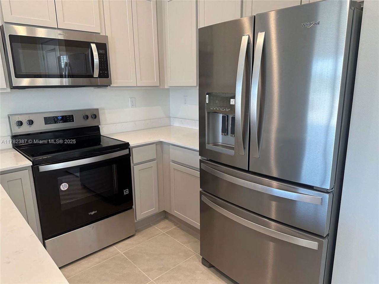 822 Nw 11th St - Photo 3 of 8