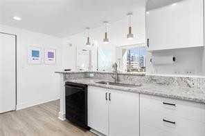 18943 Ne 29th Ave - Photo 2 of 8