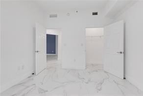 3095 Ne 185th St - Photo 6 of 8