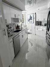 16730 Collins Ave - Photo 2 of 8