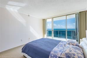 16829 Collins Ave - Photo 5 of 8