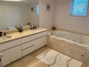 16829 Collins Ave - Photo 6 of 8