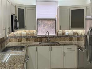 18764 Ne 31st Ave - Photo 2 of 8