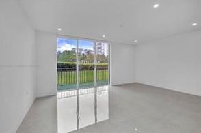 18764 Ne 31st Ave - Photo 3 of 8