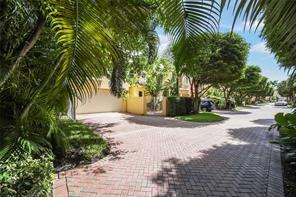 3617 Ne 208th St - Photo 4 of 8