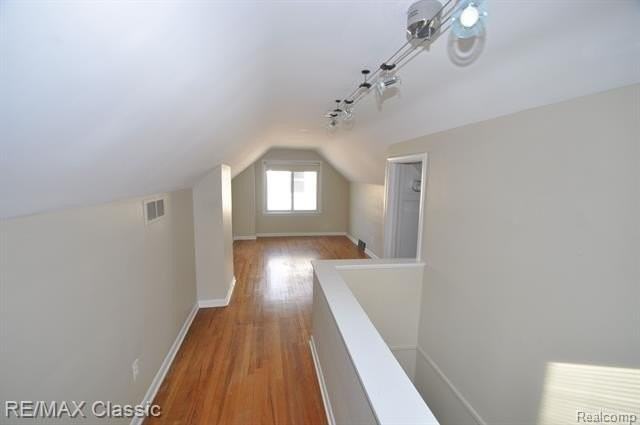 1208 N Wilson Ave - Photo 4 of 14