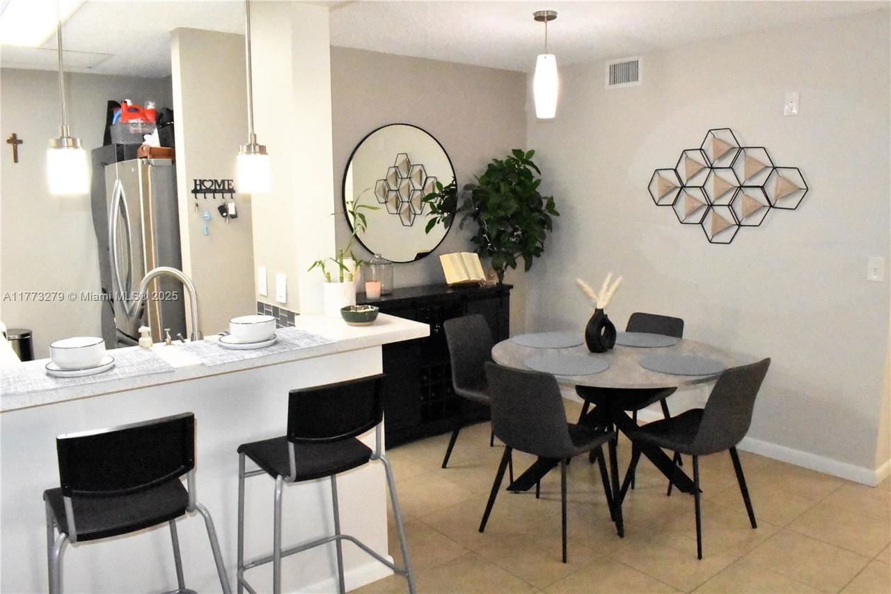 3586 N University Dr #U6