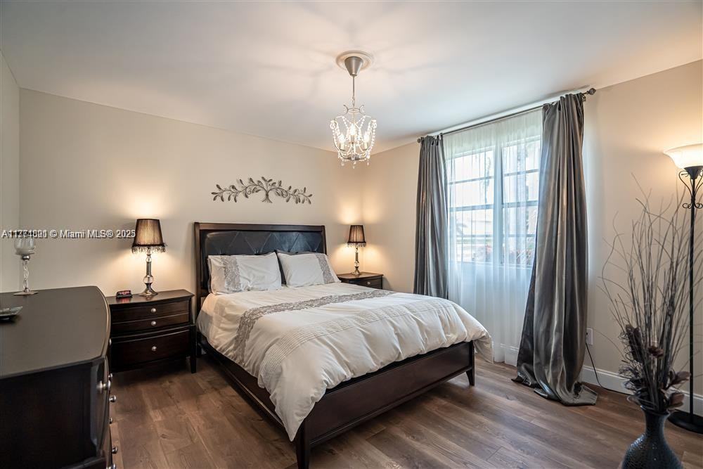 1245 Sw 46th Ave #1215 - Photo 2 of 8