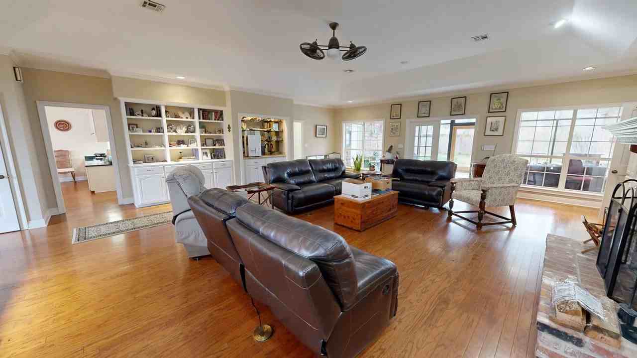 904 Belle Arbes Dr - Photo 2 of 8