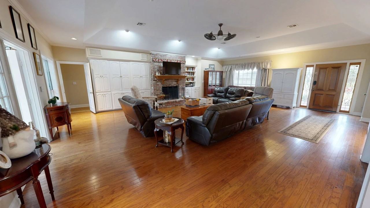 904 Belle Arbes Dr - Photo 3 of 8