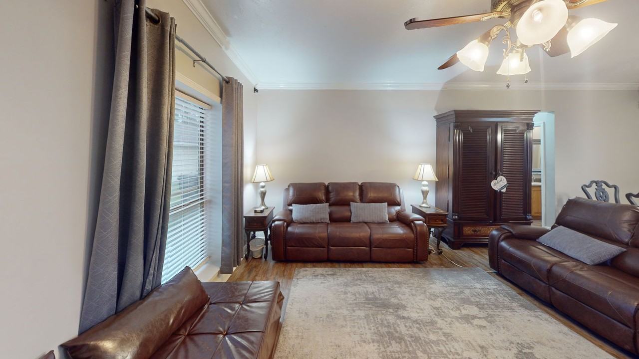 617 E School St #A - Photo 7 of 8