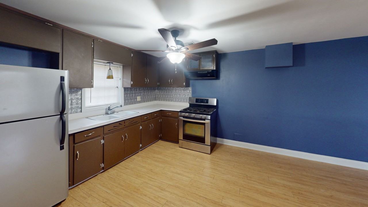 735 Falls St #1-2 - Photo 3 of 8